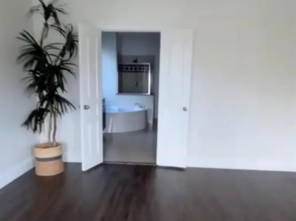 5203 Auckland Dr, Sugar Land, TX 77498