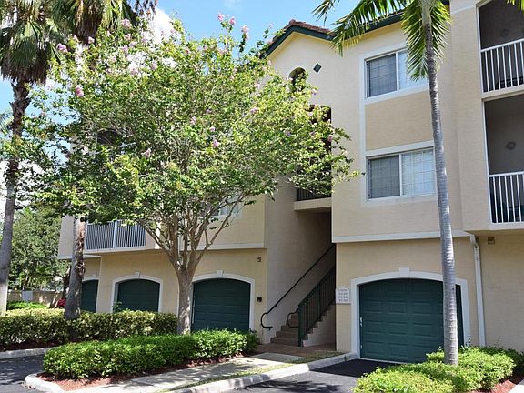 Home For Sale In POLO GLEN