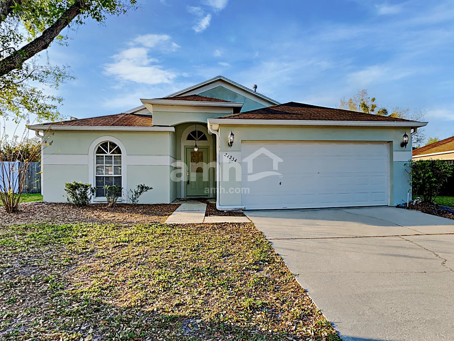 3 bed, 2.0 bath, 1394 sqft, $2,255 — Photo 1