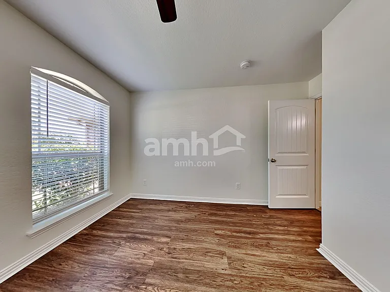 322 Creekside Way — Photo 16
