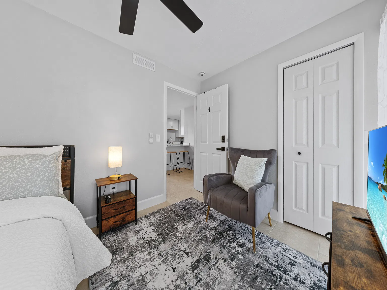 7 bed, 2.5 bath, 1628 sqft, $935 — Photo 4