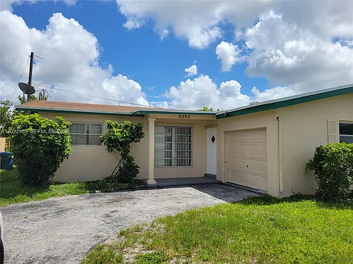 8300 NW 26th Pl Photo 1