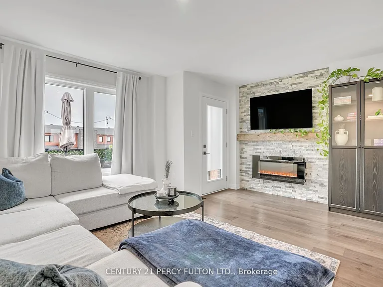 89 Fairlane Ave — Photo 15