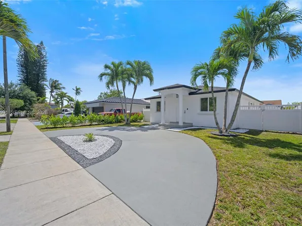 5580 Plunkett St, Hollywood, FL 33021