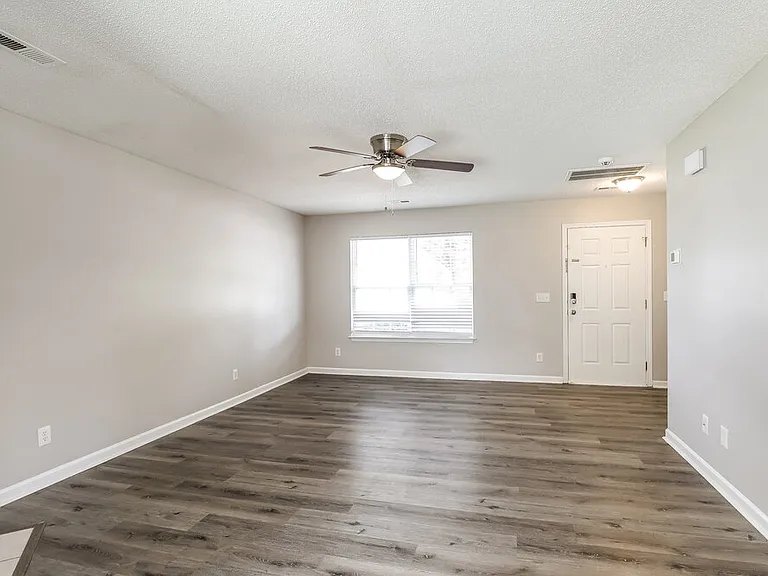 624 Lightspun Ln — Photo 5