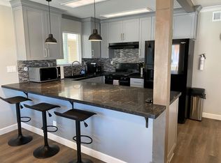 114 46th St #A, Newport Beach, CA 92663