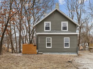 2402 Woodland Ave, Des Moines, IA 50312