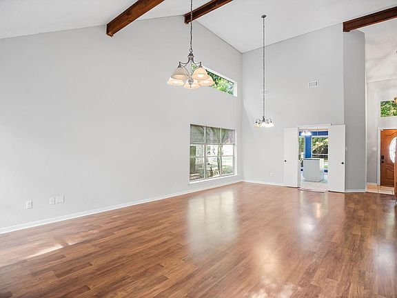 3rd image of 22 S Rain Forest Ct