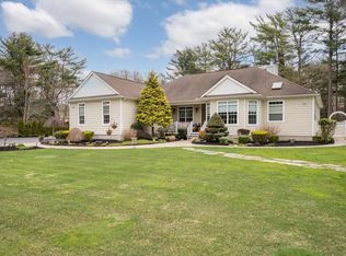 9 Wessel Ln, Medford, NY 11763