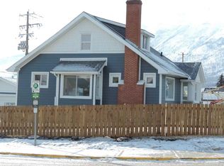 701 NW Geikie St, Jasper, AB T0E1E0