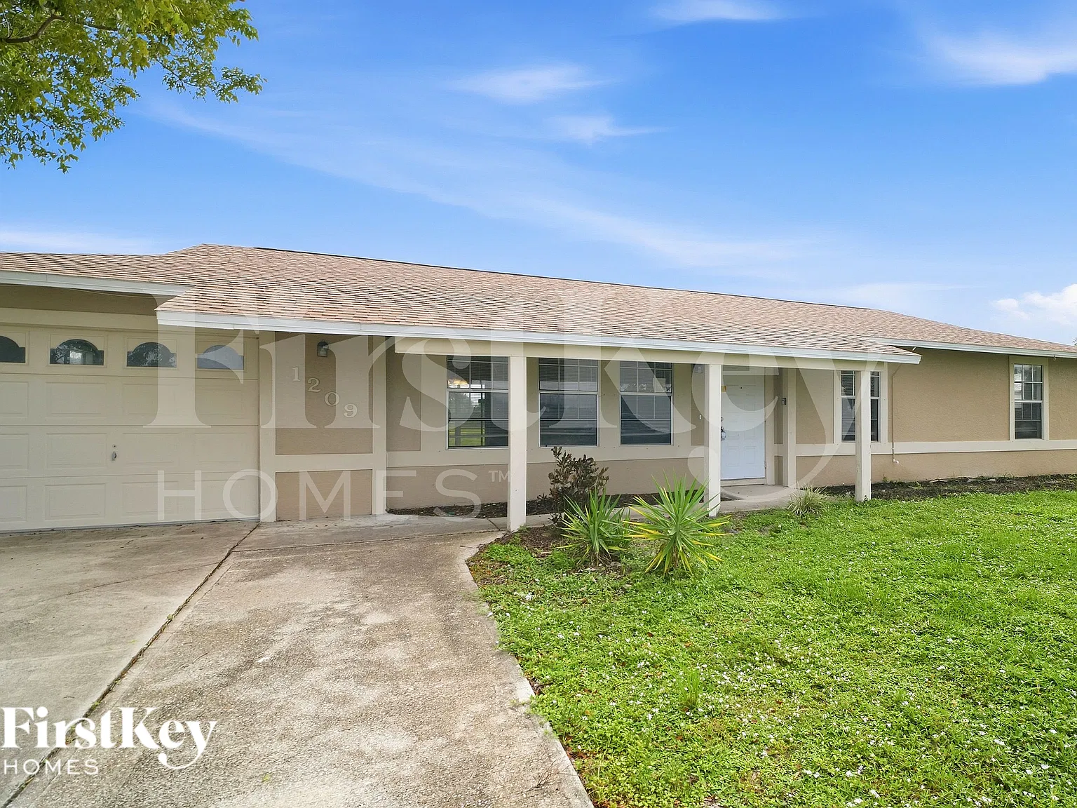 3 bed, 2.0 bath, 1176 sqft, $1,285 — Photo 2