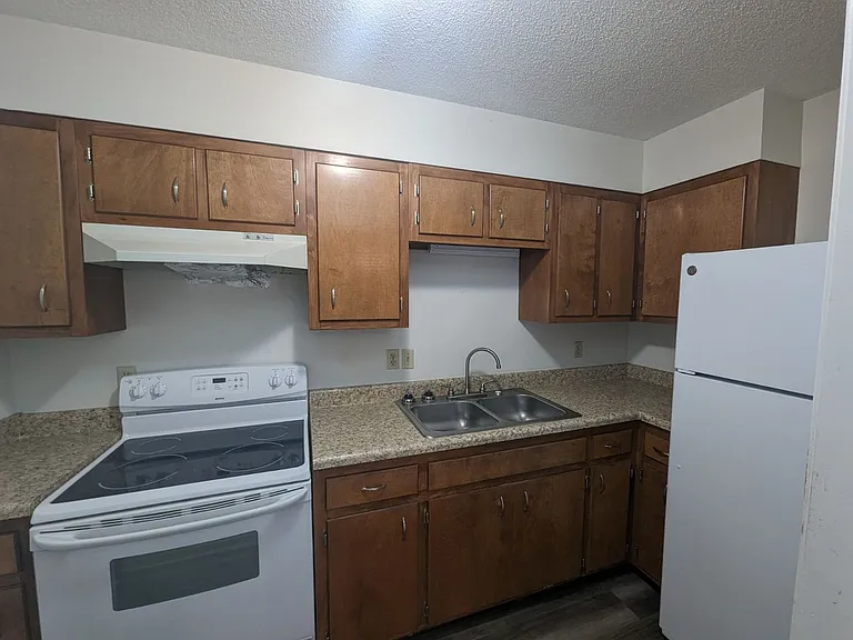 1520 E Boswell St #9 — Photo 3
