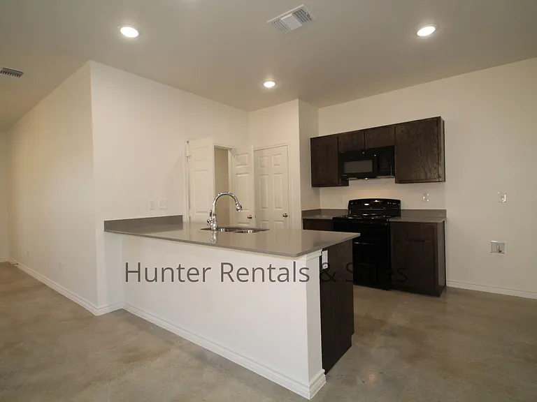 1810A Ponca Trce — Photo 11