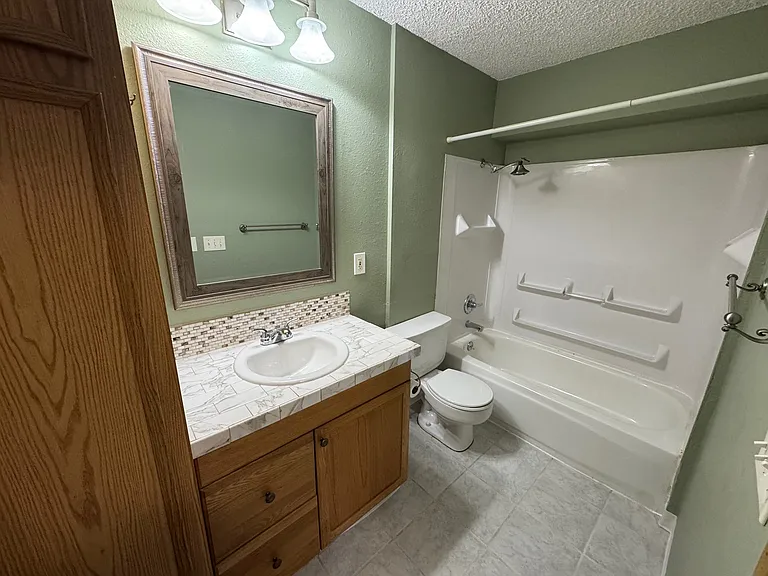 11040 SW Greenburg Rd #101 — Photo 9