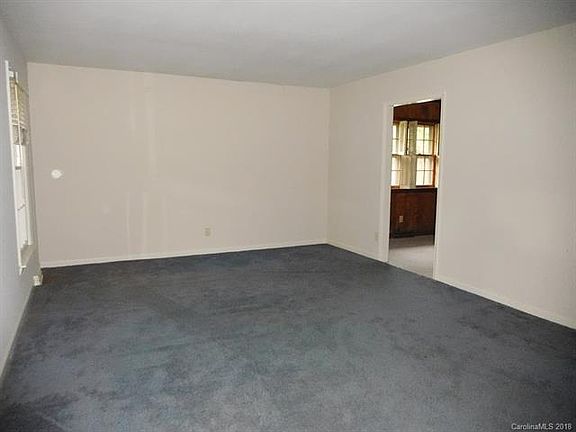 2nd image of 1223 Laurel Ln