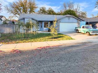 906 Smith Ave, Nampa, ID 83651