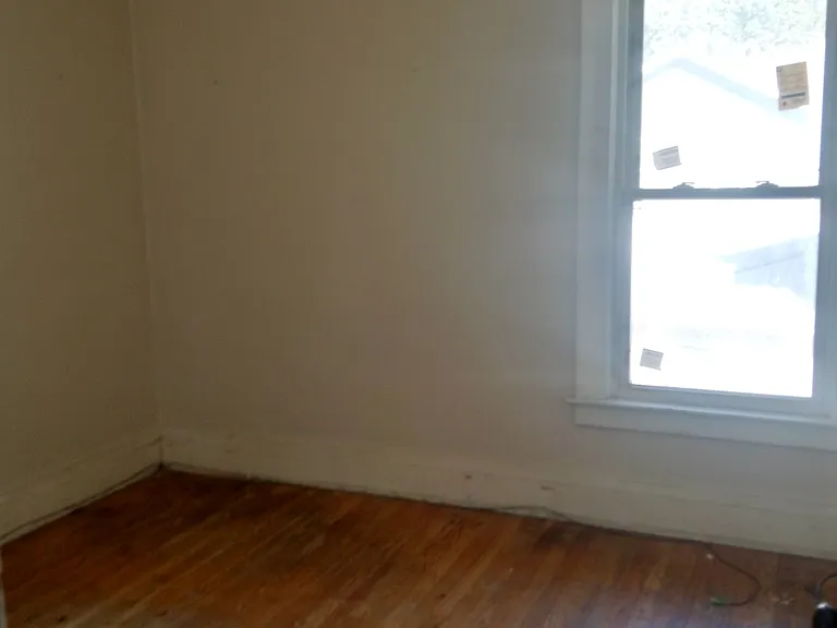 1083 N Main St — Photo 7