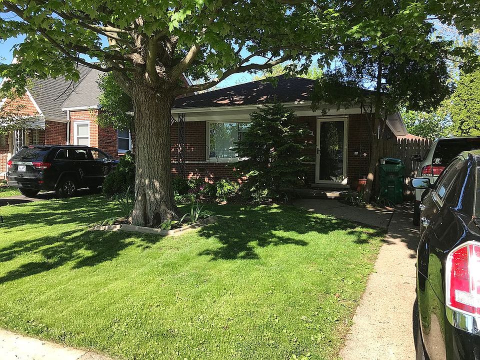 1st image of 23058 Oakwood Ave