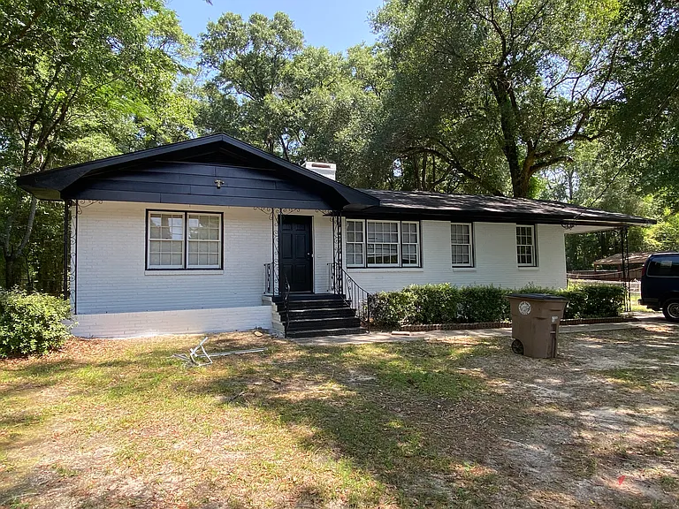 4672 Pinewood Dr N — Photo 11