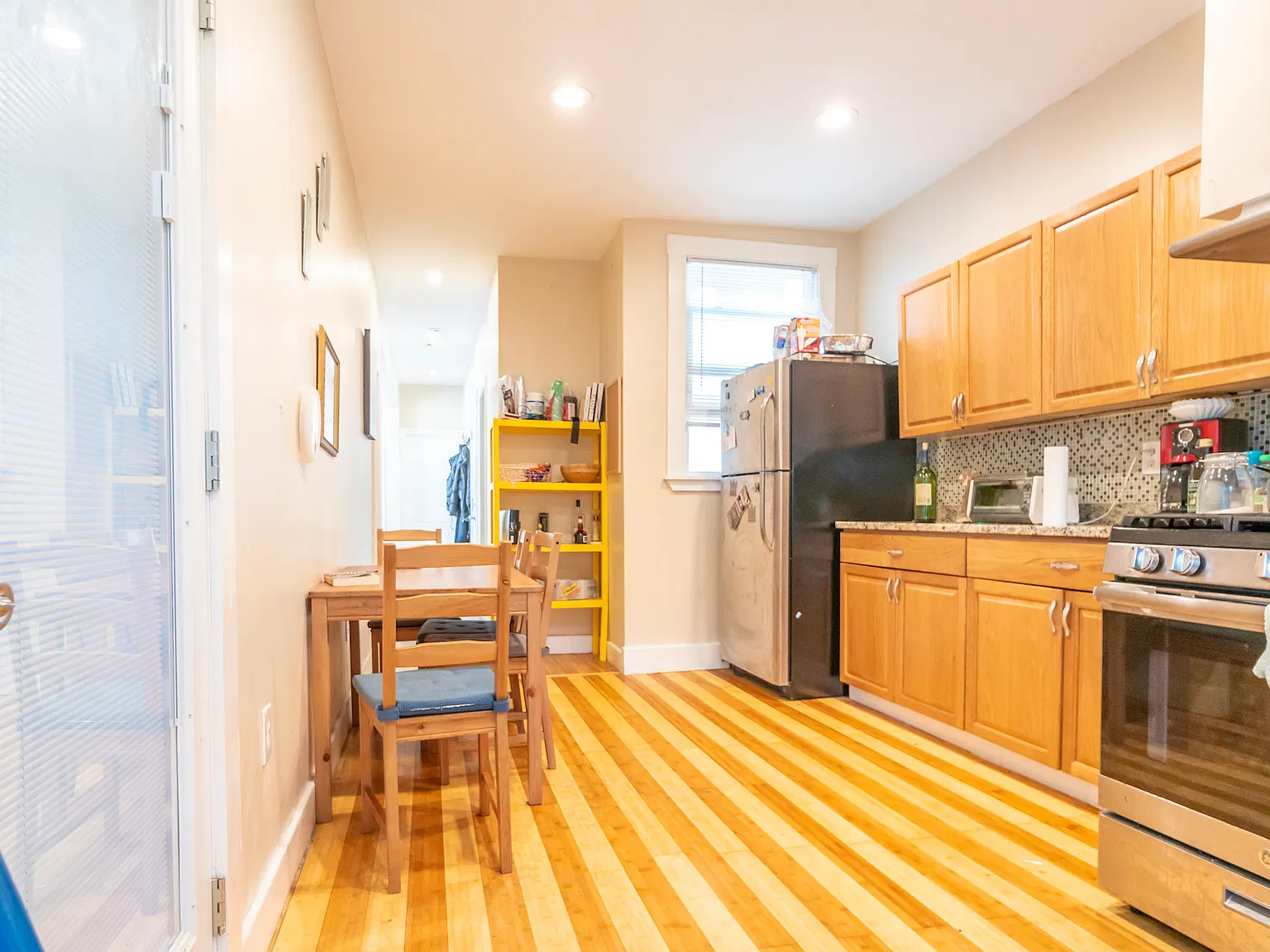 3 bed, 9999 sqft, $3,300 — Photo 2