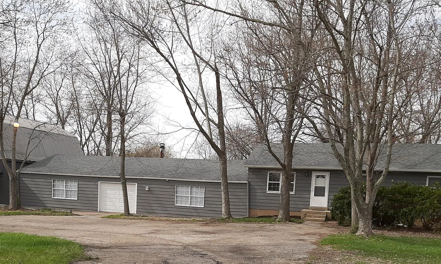 3 bed, 3600 sqft, $3,200 — Photo 1