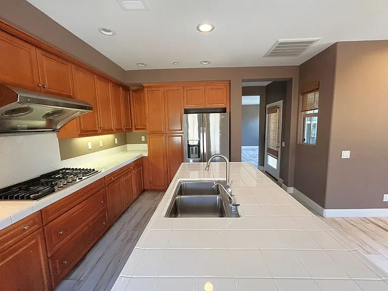 133 Chantilly — Photo 4