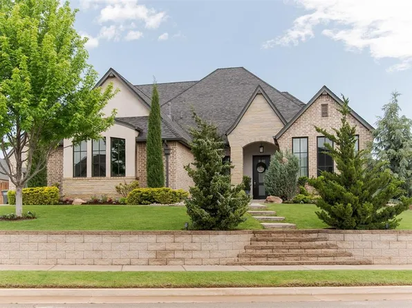 1009 Falls Bridge Ct, Edmond, OK 73034