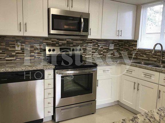 5th image of 1785 SW 43rd Ave