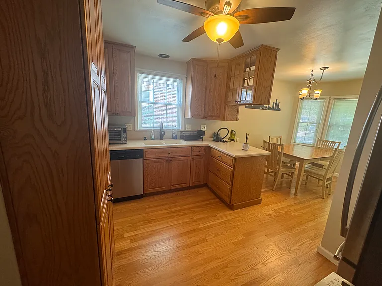 214 N Connecticut Ave — Photo 10