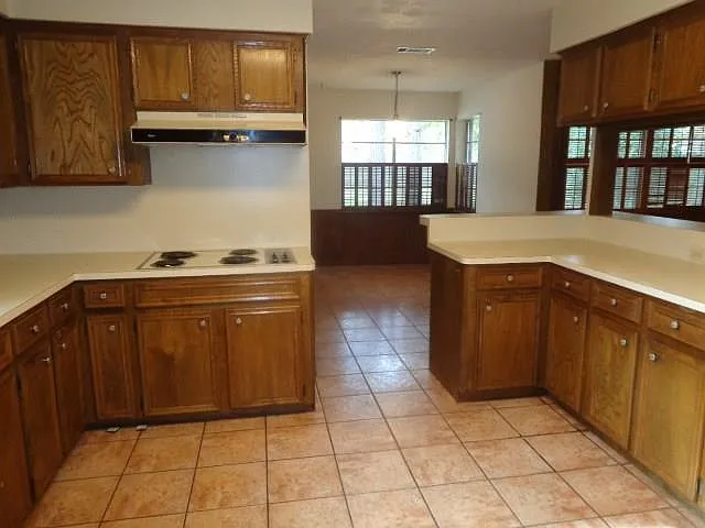 Building Photo - 25403 Lynbriar Ln