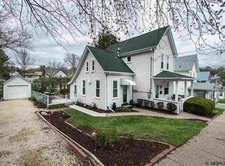 1489 W 3rd St, Dubuque, IA 52001