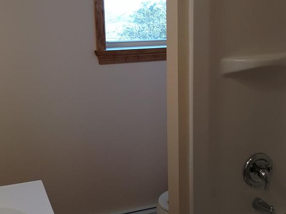 Second floor full bath