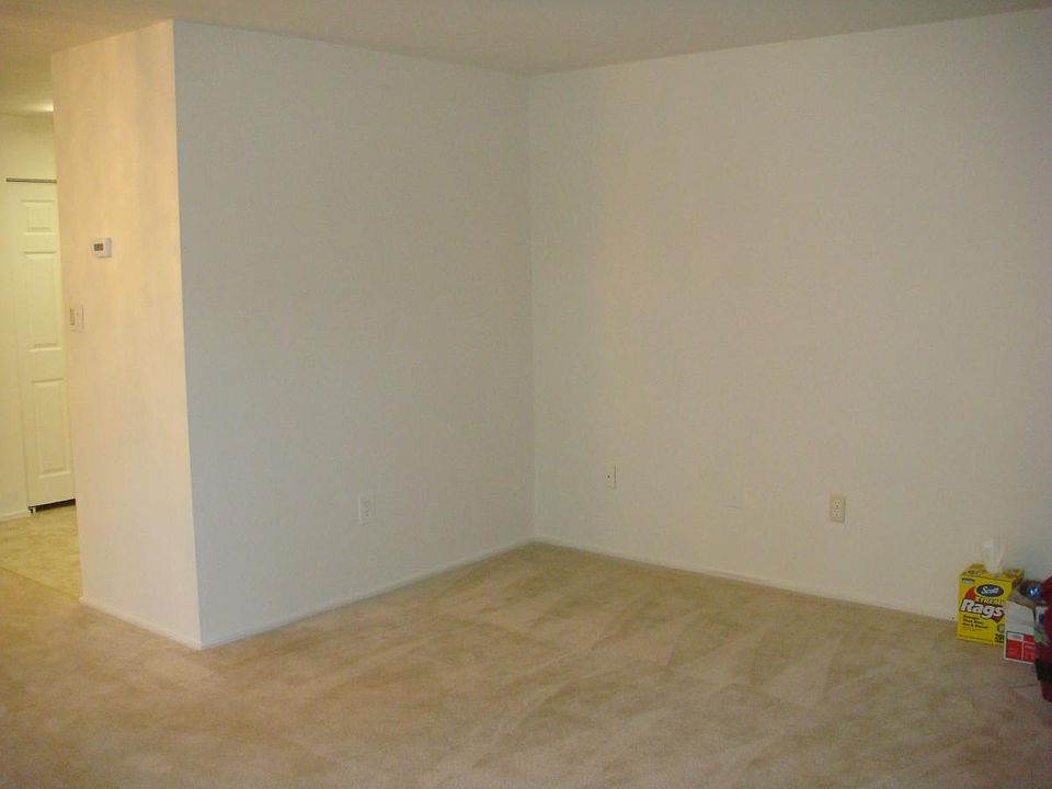 Living room right of entrance