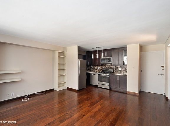 4th image of 3950 N Lake Shore Dr APT 422