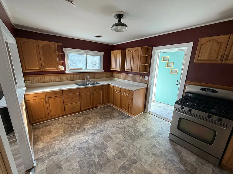 46 S Kendall Ave — Photo 7