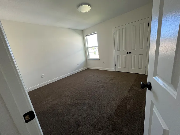 1204 Cambridge Dr #D — Photo 8