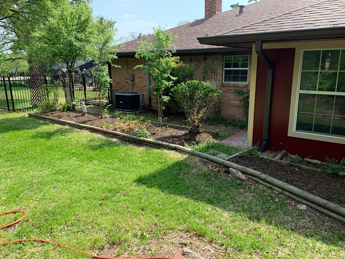 Building Photo - 7205 Wood Oaks Dr
