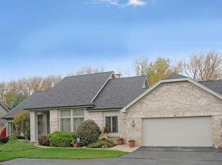 4 Linden Cv, Pittsford, NY 14534