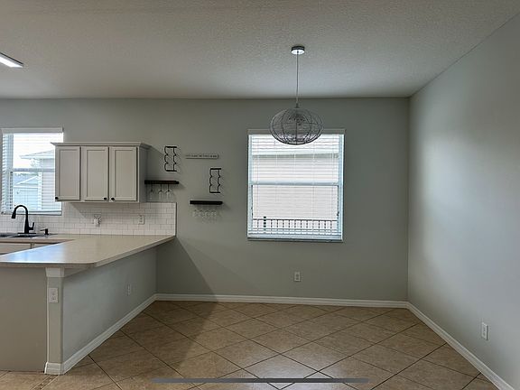 5th image of 2764 Youngford St