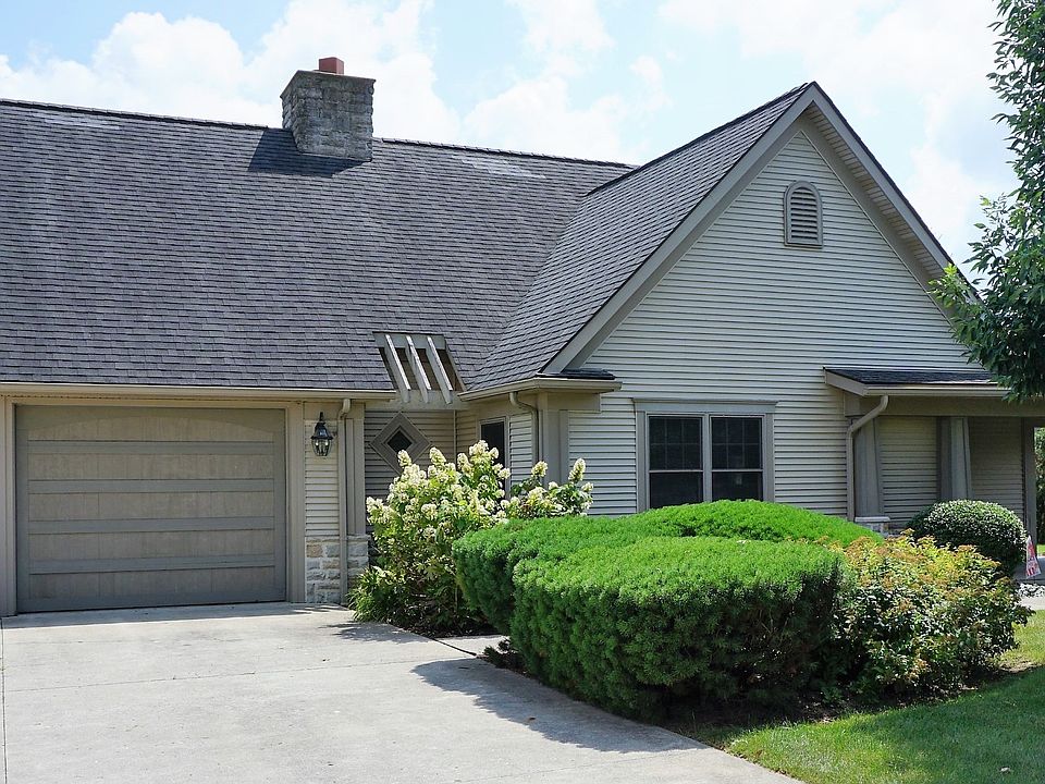 1st image of 423 Cottage Grv W