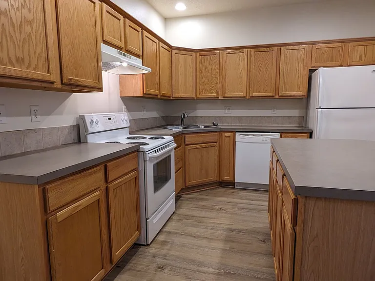 Halsey East Townhomes — Photo 41