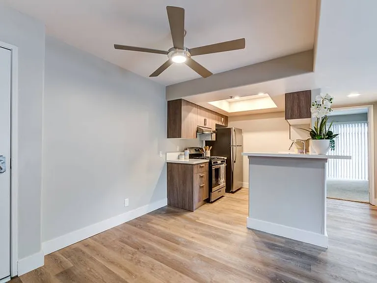 4417 Hazeltine Ave #102 — Photo 3