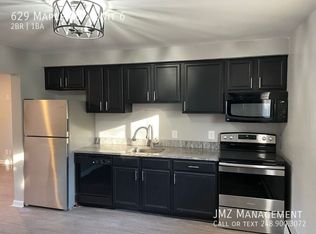 629 W Maple Rd APT 6, Clawson, MI 48017