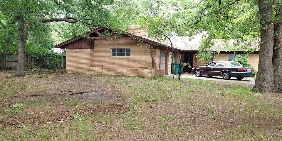 1st image of 1608 N Fordson Dr
