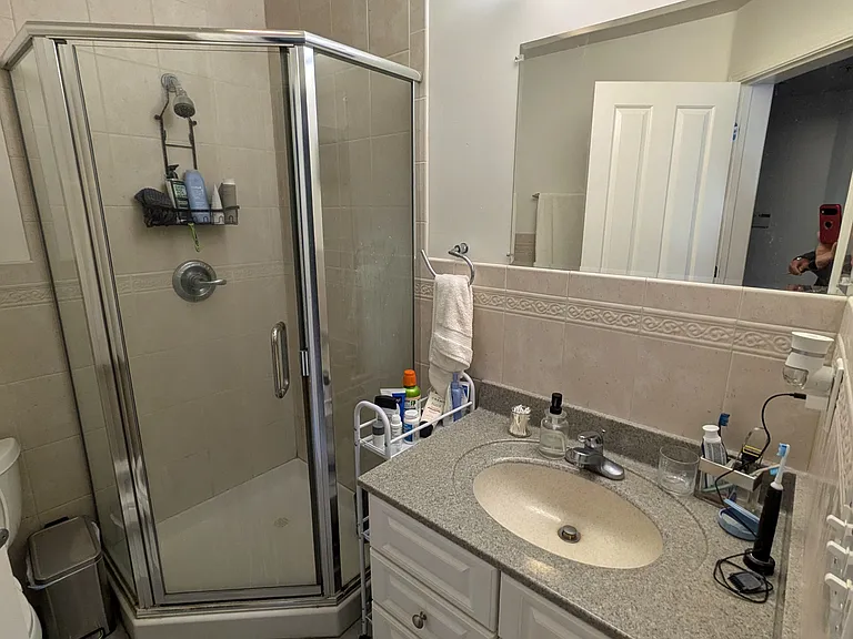 583 Hayes St #2 — Photo 8