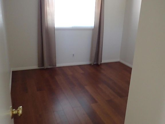 3rd image of 365 Harvard Ln
