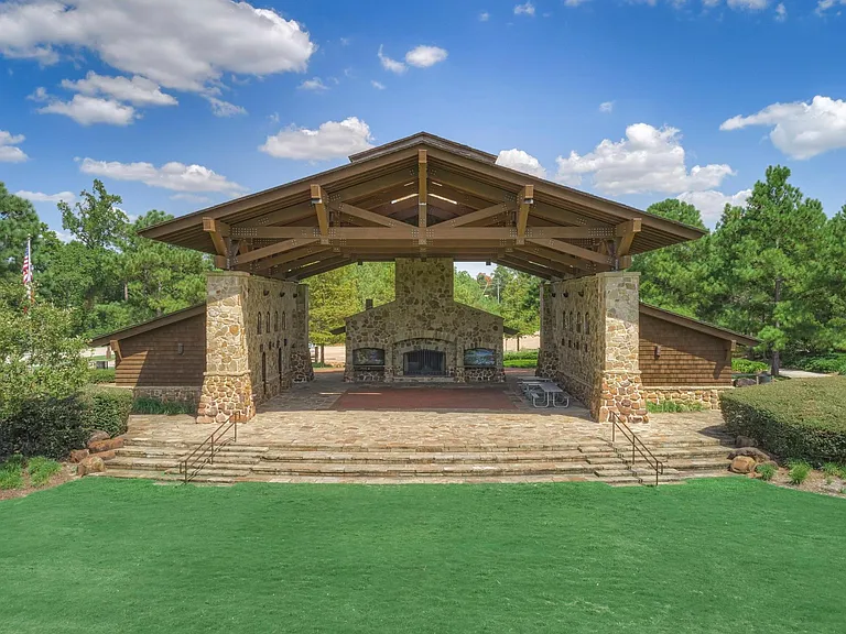 11 Shumard Oak Dr — Photo 27