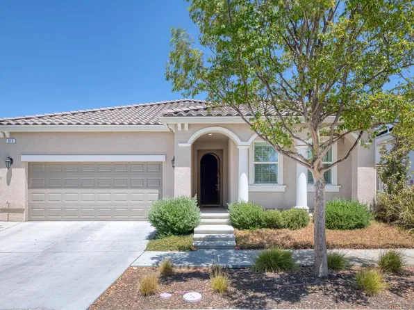 613 Wood Crest Ave, Madera, CA 93636