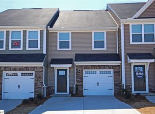 17 Country Club Dr, Greer, SC 29651