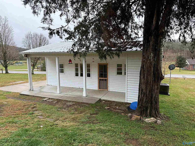 321 Coldwater Creek Rd — Photo 2